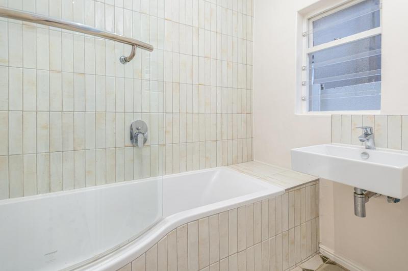 2 Bedroom Property for Sale in Claremont Western Cape